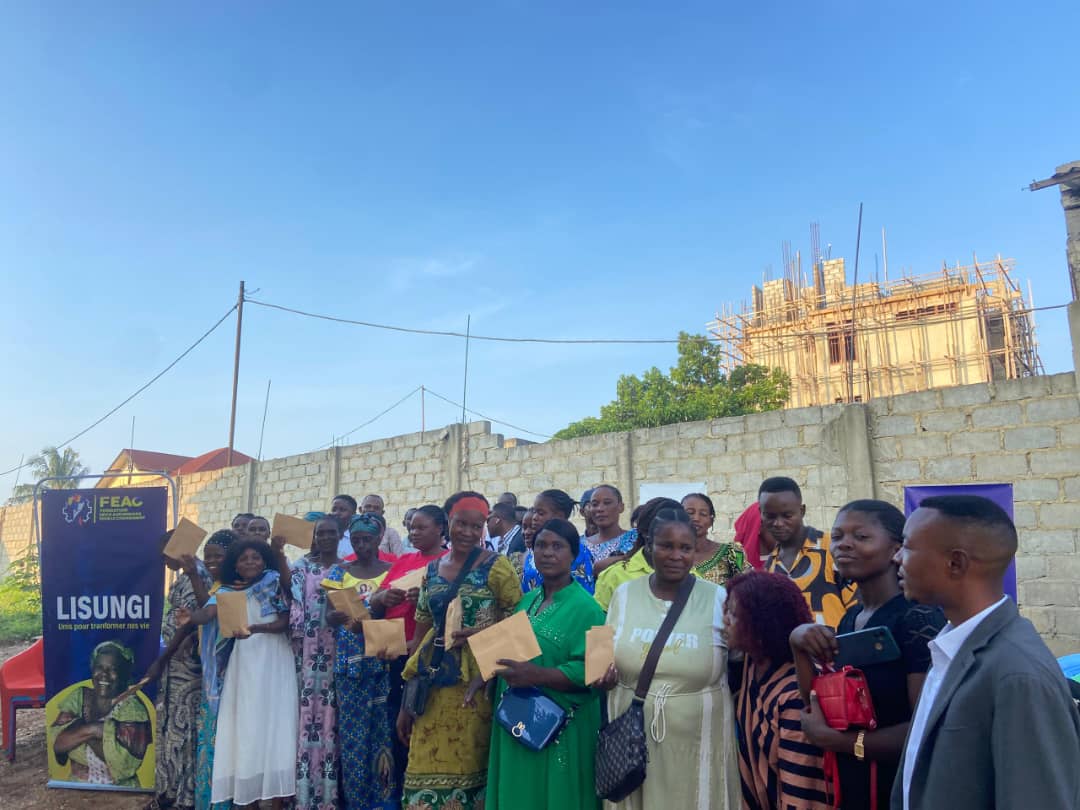 Groupe de femmes bénéficiaires du programme Lisungi
